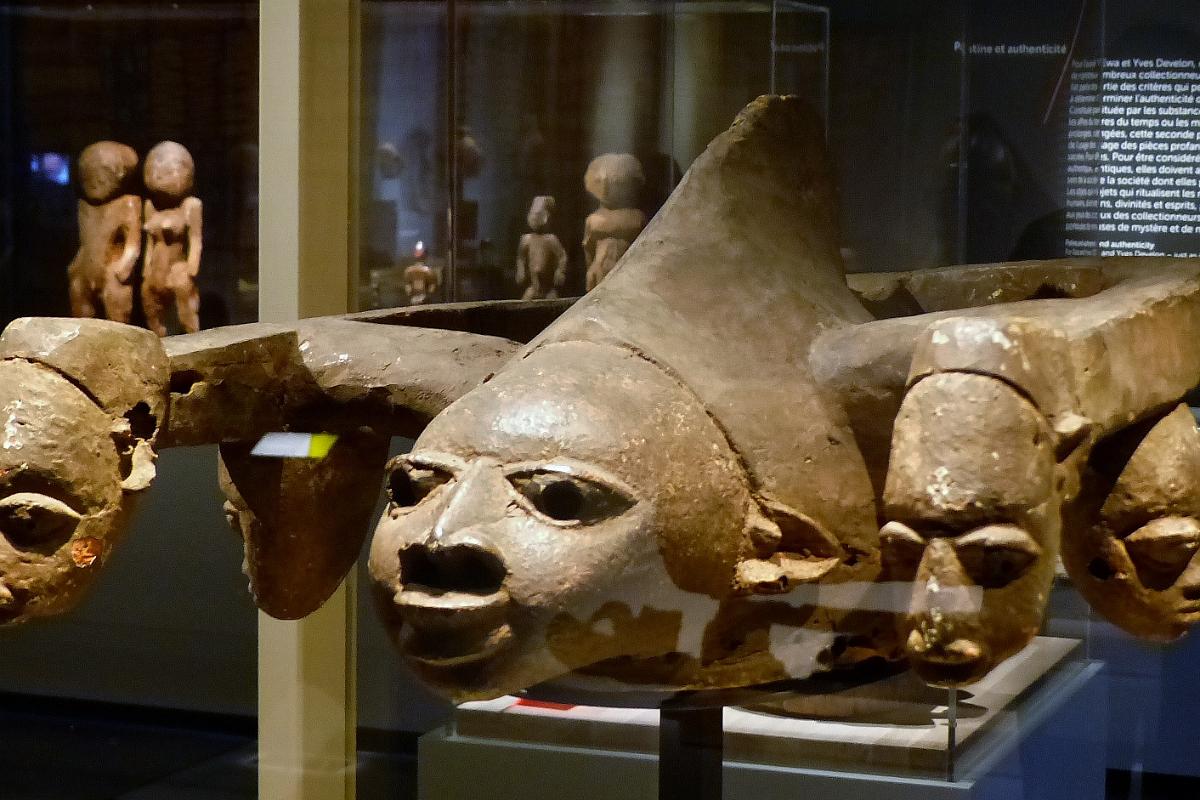 Etonnant masque en U du Nigéria